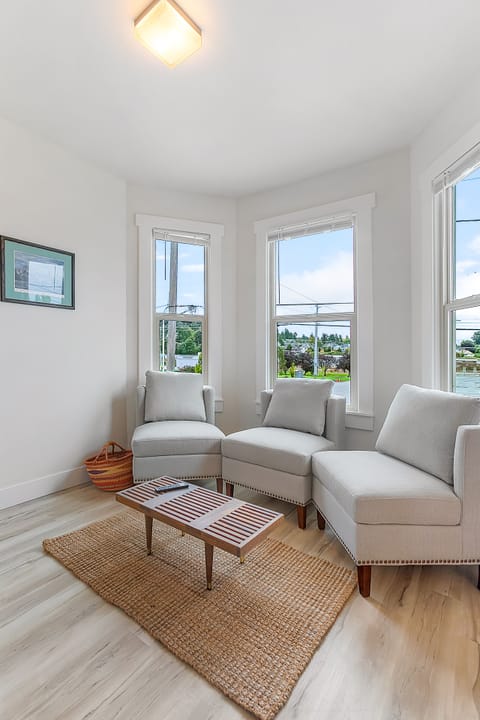 Classic Apartment | Living area | 40-inch flat-screen TV with digital channels