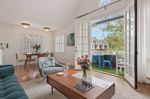 French doors open up to balcony