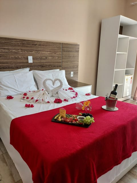 Comfort Double Room | Desk, laptop workspace, WiFi (free), bed sheets