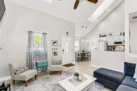 Navy & neutral living room welcomes you