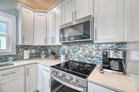 Kitchen with Quartz Countertops