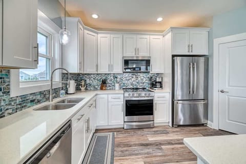 Kitchen with Quartz Countertops