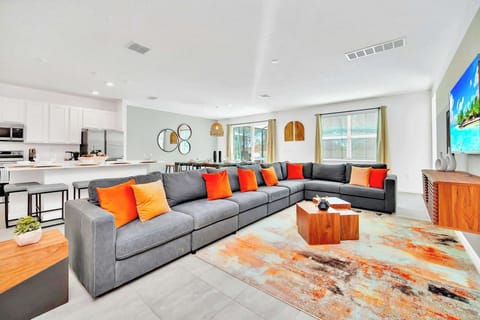 Lots of Lounge Space for Everyone!