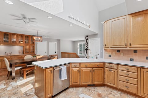 Spacious and functional, perfect for prepping meals before heading to the course.