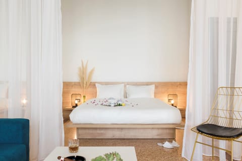 Anoor 207 | Egyptian cotton sheets, premium bedding, iron/ironing board, WiFi (free)
