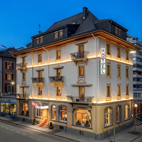 Front of property - evening/night