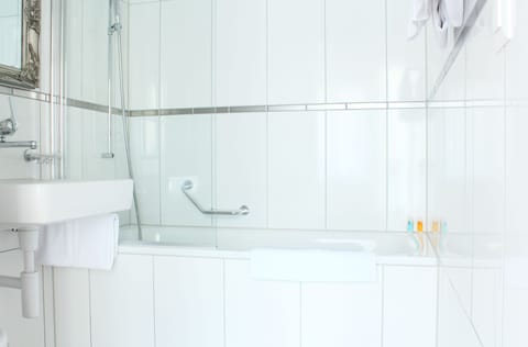 Standard Double or Twin Room | Bathroom | Free toiletries, hair dryer, slippers, towels