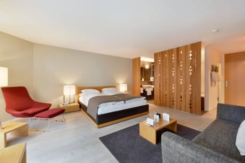 Superior Double Room, Balcony | Bathroom | Deep soaking tub, hair dryer, bathrobes, towels