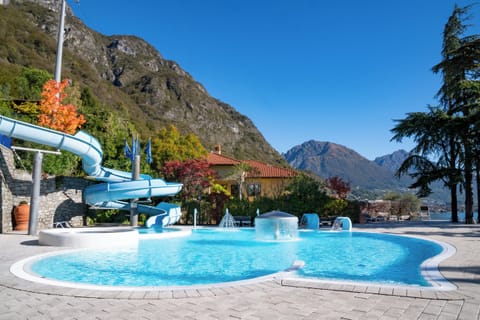 Indoor pool, 2 outdoor pools, pool umbrellas, sun loungers