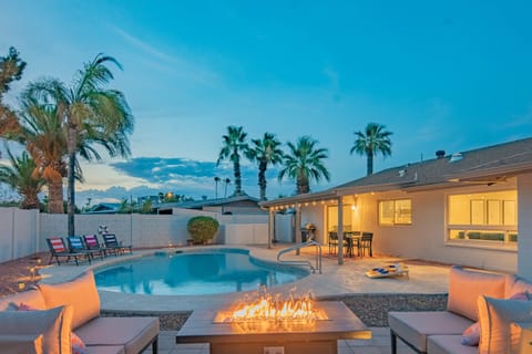 A desert oasis that is just as beautiful at night as it is during the day