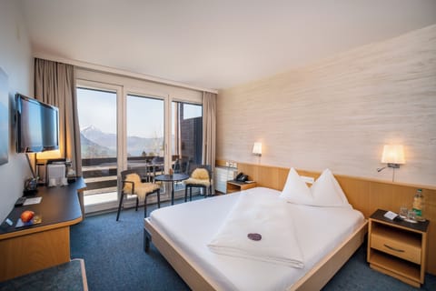 Superior Double Room, Balcony, Lake View | Desk, free WiFi, bed sheets