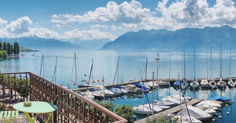 Premium bedding, Tempur-Pedic beds, minibar, in-room safe