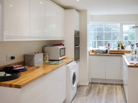 Kitchen | The Moorings, Rhyl