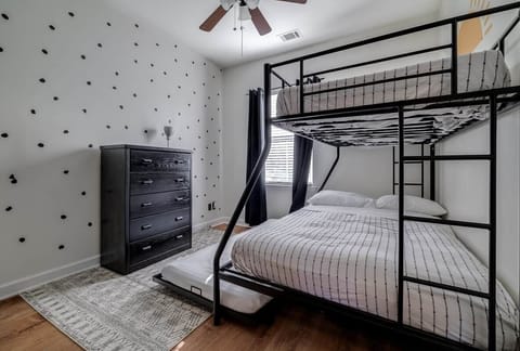 Pooler - Tupelo Honey - TWO Houses - Sleeps 16 House in Pooler