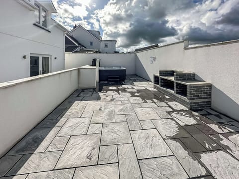 Terrace | South Carvan View, Tavernspite