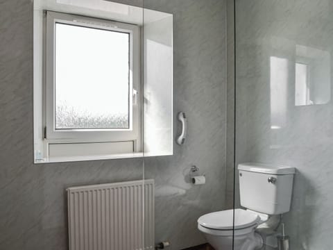 Bathroom | Montys, Castle Douglas