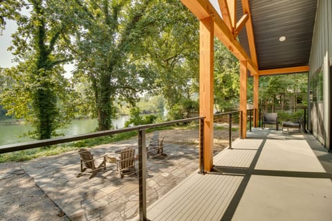 Salesville Vacation Rental | 2BR | 2BA | 1,500 Sq Ft | Step-Free Axxess