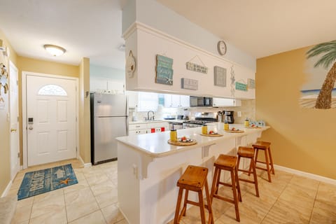 Kitchen offers more seating! 
4 top for additional seating!