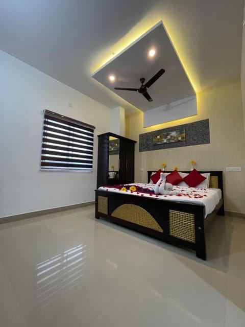 Standard Room | Premium bedding, memory foam beds, desk