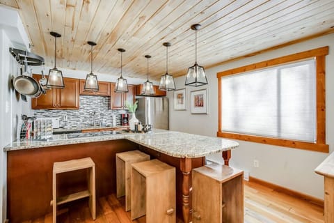 Kitchen with counter