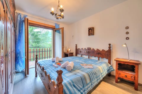 Family Apartment, 2 Bedrooms, Balcony (Appartamento 7 Bello Mountain View) | 2 bedrooms, WiFi