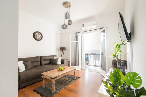 City Apartment, 2 Bedrooms | Living area