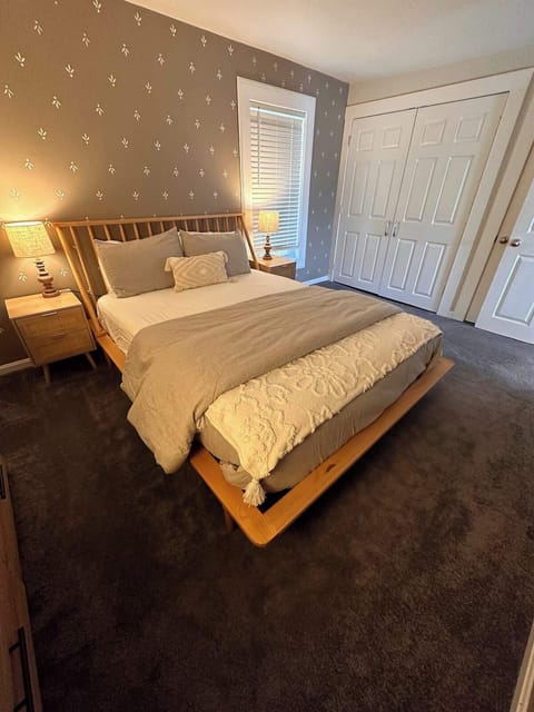 Comfy and cozy queen size bed!