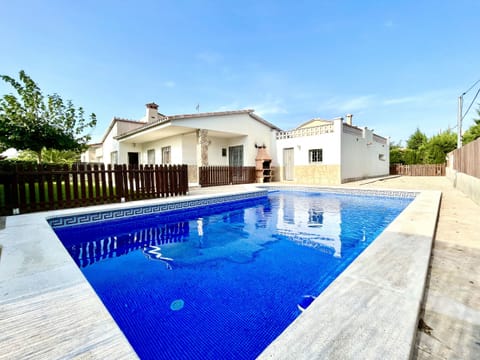 Private garden and swimming pool