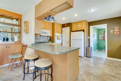 Kitchen | Equipped w/ Cooking Basics