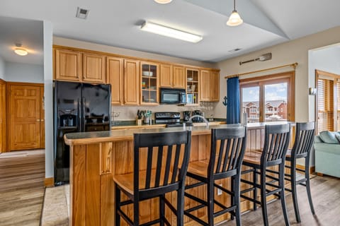 Spacious kitchen, fully stocked with utensils and kitchenware