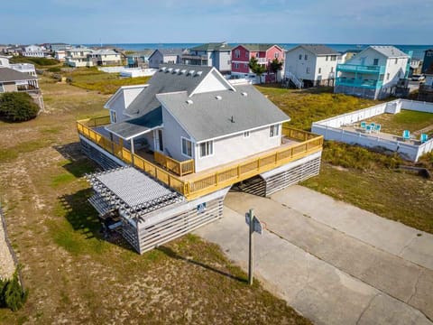 Hawk Haven (Pet-Friendly Retreat Just Steps from the Beach)