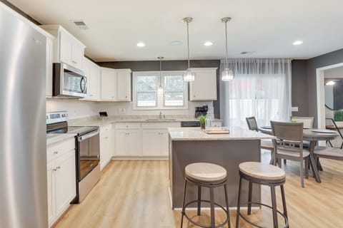Sumter Vacation Rental | 4BR | 2.5BA | 2,300 Sq Ft | Stairs Required