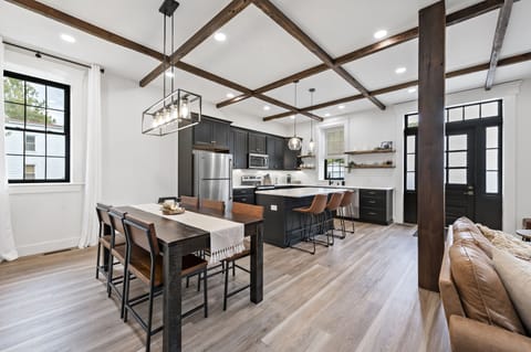 Kitchen/dining area