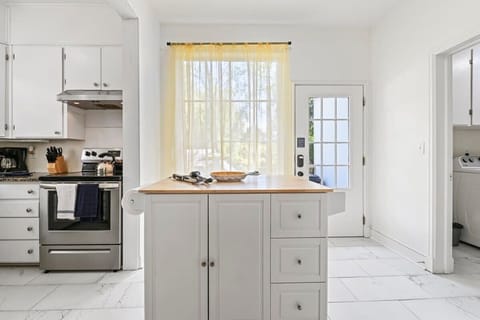 Fully-equipped kitchen