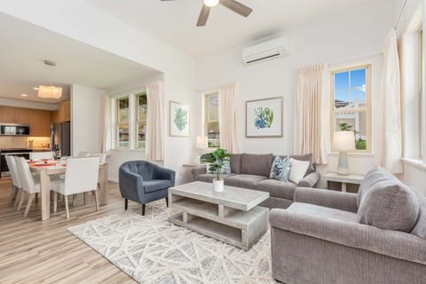 Living Room & Dining Table for 6