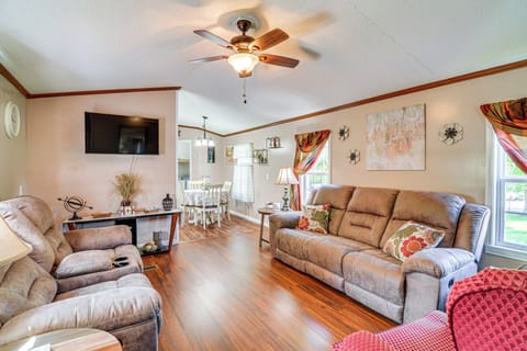 Corbin Vacation Rental | 3BR | 2BA | Stairs Required | 1,120 Sq Ft
