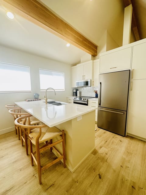 Full Kitchen with Stainless appliances
