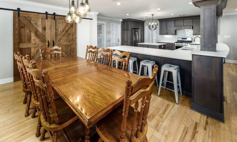 open dining, kitchen