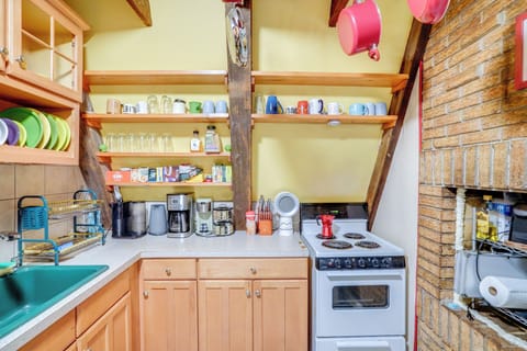 House (2 Bedrooms) | Interior