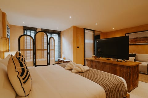 Deluxe Room | In-room safe, desk, laptop workspace, free WiFi