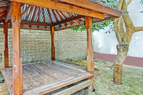 Deluxe Double Room | Desk, WiFi (free), bed sheets