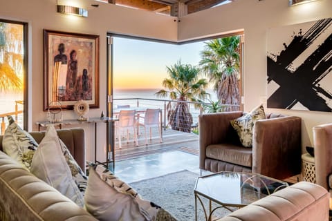 House | 6 bedrooms, desk, Internet