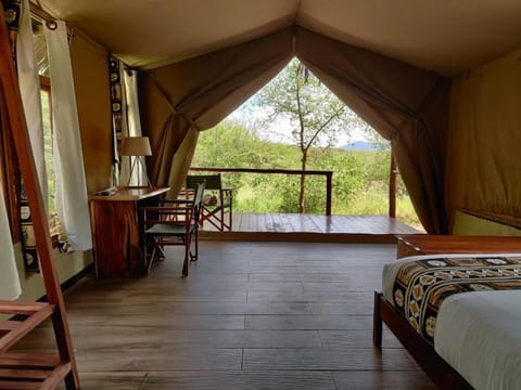Double Room | Desk, bed sheets