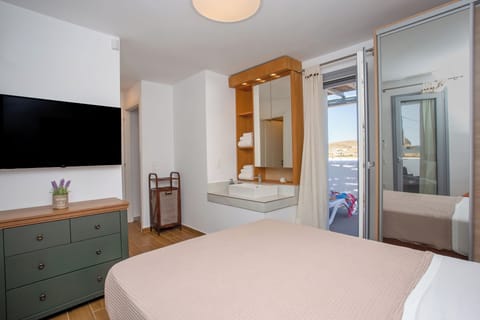 Villa, Pool Access | 1 bedroom, blackout drapes, iron/ironing board, WiFi (free)