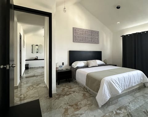 Premium Suite | Free WiFi, bed sheets