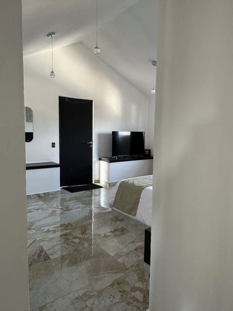 Premium Suite | Free WiFi, bed sheets