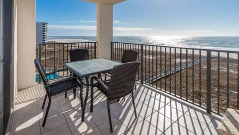 Beachfront Panoramic Balcony Views.