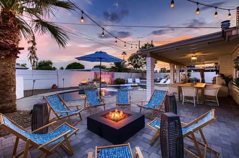 Magic Hour in the backyard oasis - The SuiteSpot - Scottsdale, AZ