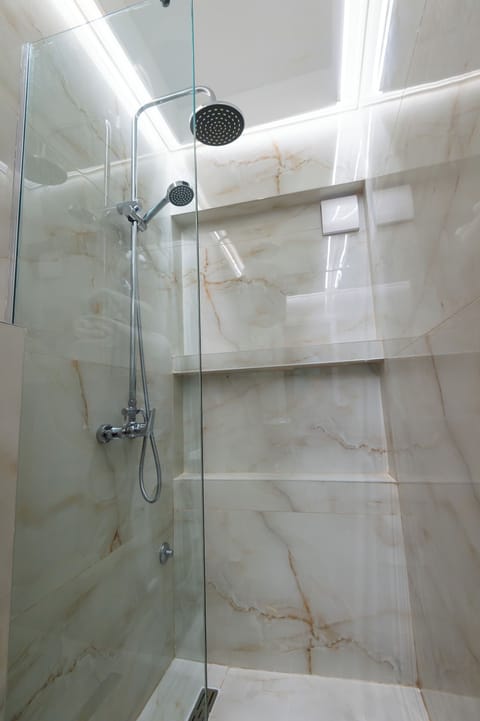 Standard Room | Bathroom