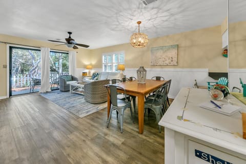 Spacious and open-Cassine 212!